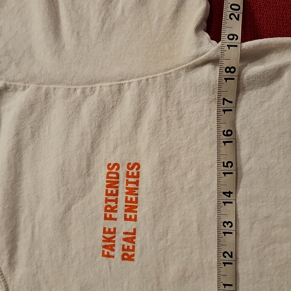 FashionNovaMen white short sleeve graphic tee 'Fake Friends Real Enemies' Med. - Picture 6 of 7